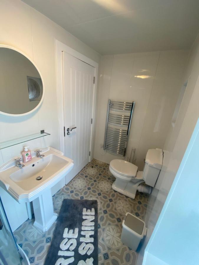 Baxters Apartments Milford Exterior foto